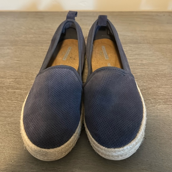Collection by Clarks navy with cushion insoles. 8M - Picture 1 of 7
